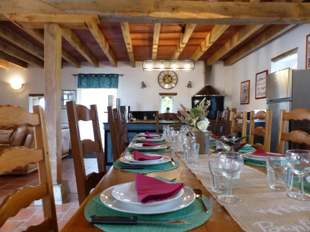 Ferme Restauree 19Eme Siecle, Gite Independant Avec Etang, Proche Du Circuit De Lurcy-Levis - Fr-1-489-392 France