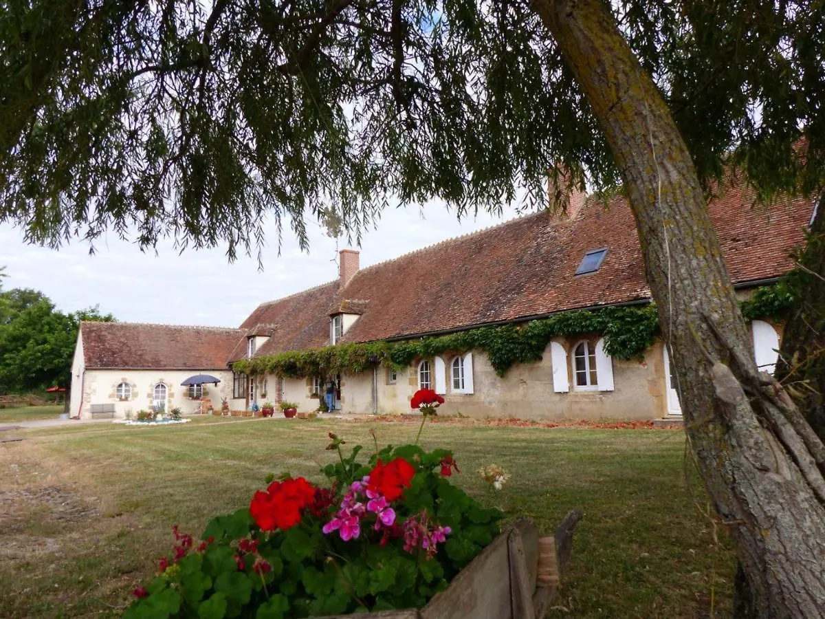 Holiday home Ferme Restauree 19Eme Siecle, Gite Independant Avec Etang, Proche Du Circuit De Lurcy-Levis - Fr-1-489-392
