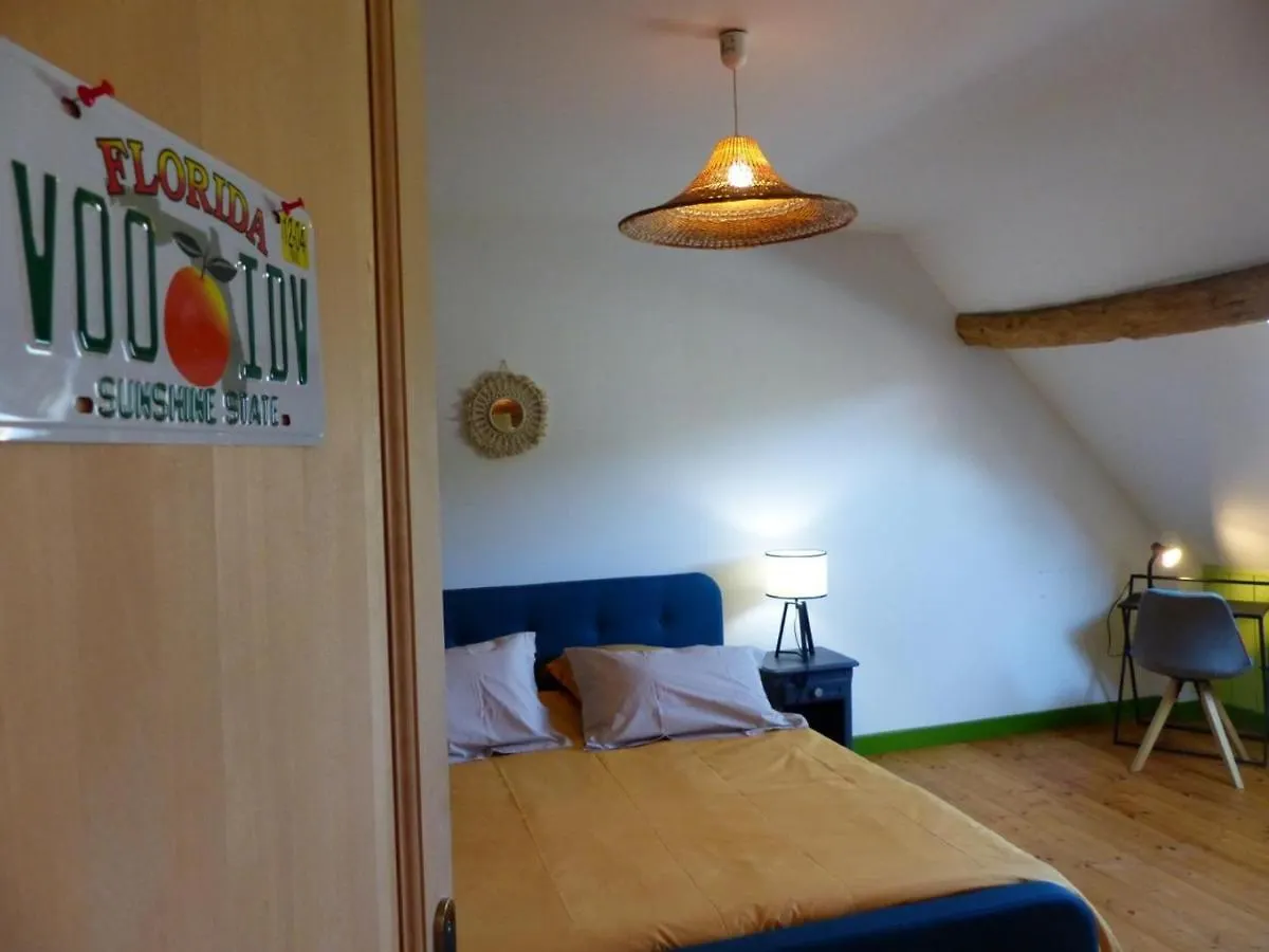Ferme Restauree 19Eme Siecle, Gite Independant Avec Etang, Proche Du Circuit De Lurcy-Levis - Fr-1-489-392